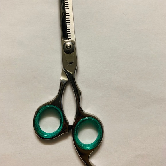 Profeshional Barbers Scissors and Manicure Tools